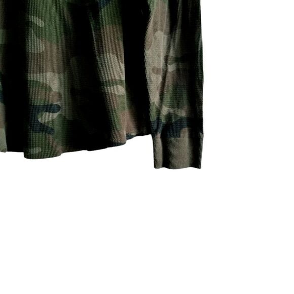 Time and Tru Green Camo LS Henley XXXL 4 0221 - Picture 3 of 5